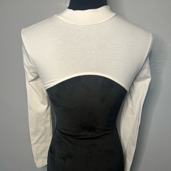 🌻Forever 21- Size Small.🌻 - Picture 3 of 4